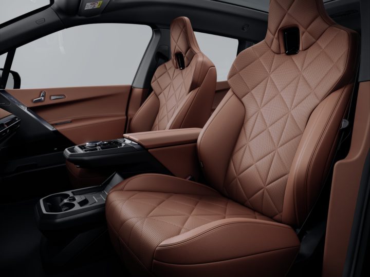 BMW iX xDrive60 Interior
