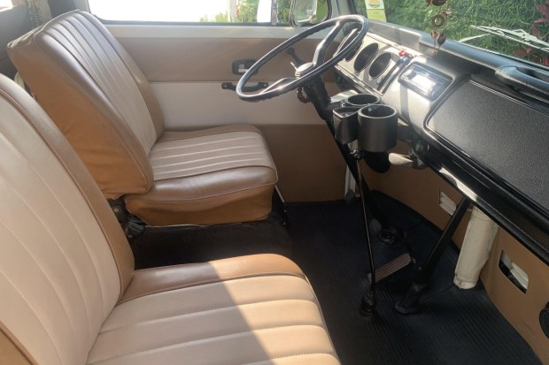 1971 Volkswagen Type 2 Westfalia Campmobile