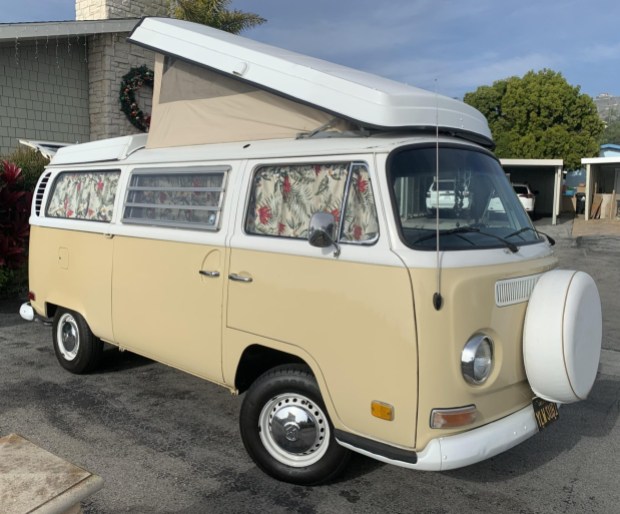 1971 Volkswagen Type 2 Westfalia Campmobile